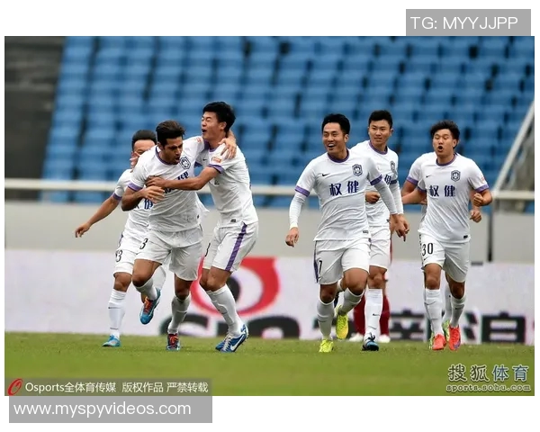 重庆足球队的蜕变之路:从传统到现代的钻石联赛特别报道 重庆足球队的蜕变之路:从传统到现代的钻石联赛特别报道