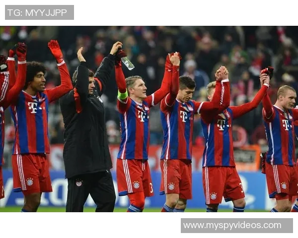 巴黎与拜仁历史交锋回顾及战绩分析揭示两队对决的精彩瞬间