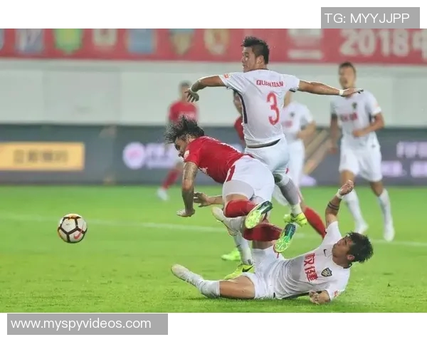 广岛挑战广州恒大亚洲足球巅峰对决引发球迷热议与期待