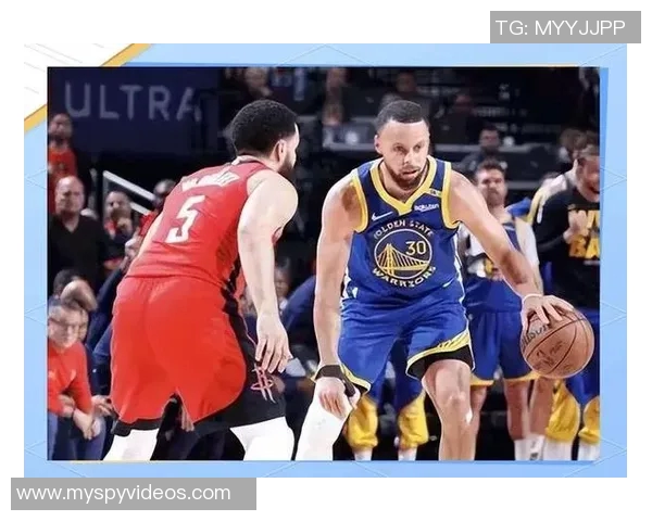 火箭与勇士的激烈对决12月2日NBA赛场精彩瞬间回顾