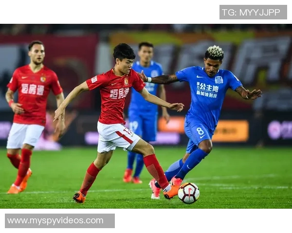 2012年恒大与富力激战回顾：足球盛宴中的精彩瞬间与战术较量