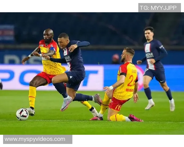 圣埃蒂安与朗斯激战在即谁能在法甲赛场上笑到最后