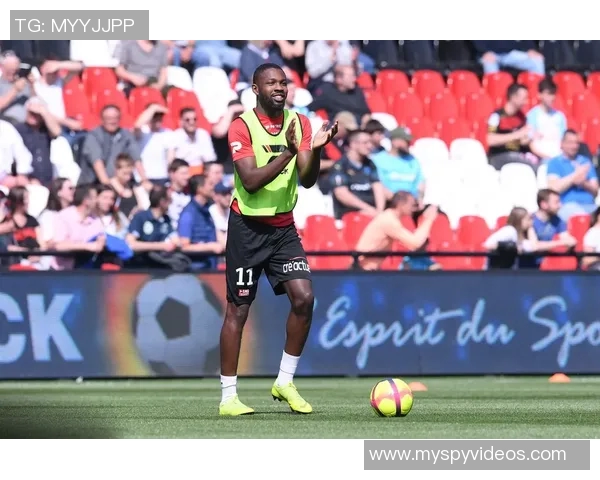 甘冈与里昂在法国杯激战正酣谁能晋级下一轮的精彩对决