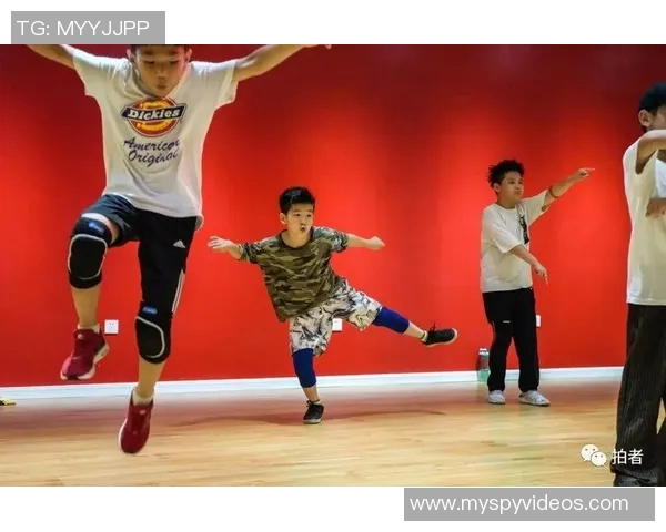 街舞新手必看：从力量训练入手的全面入门指南与技巧分享